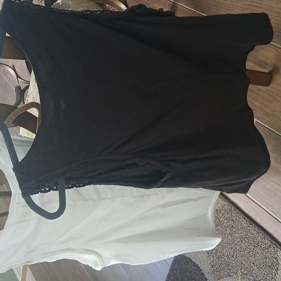 Bundle of 2 lucky brand tanks - Picture 5 of 5